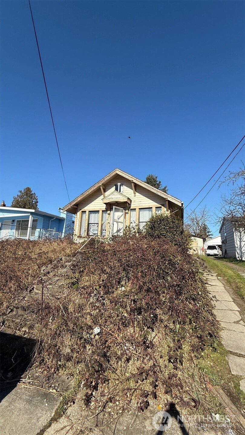 4816 S Chicago Street , Seattle, WA 98118