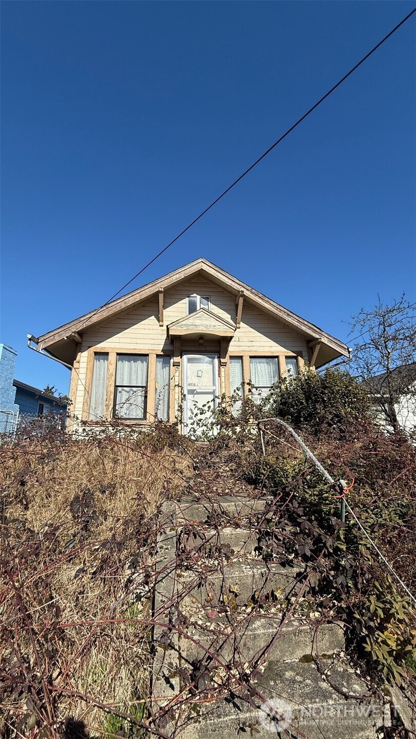 4816 S Chicago Street , Seattle, WA 98118