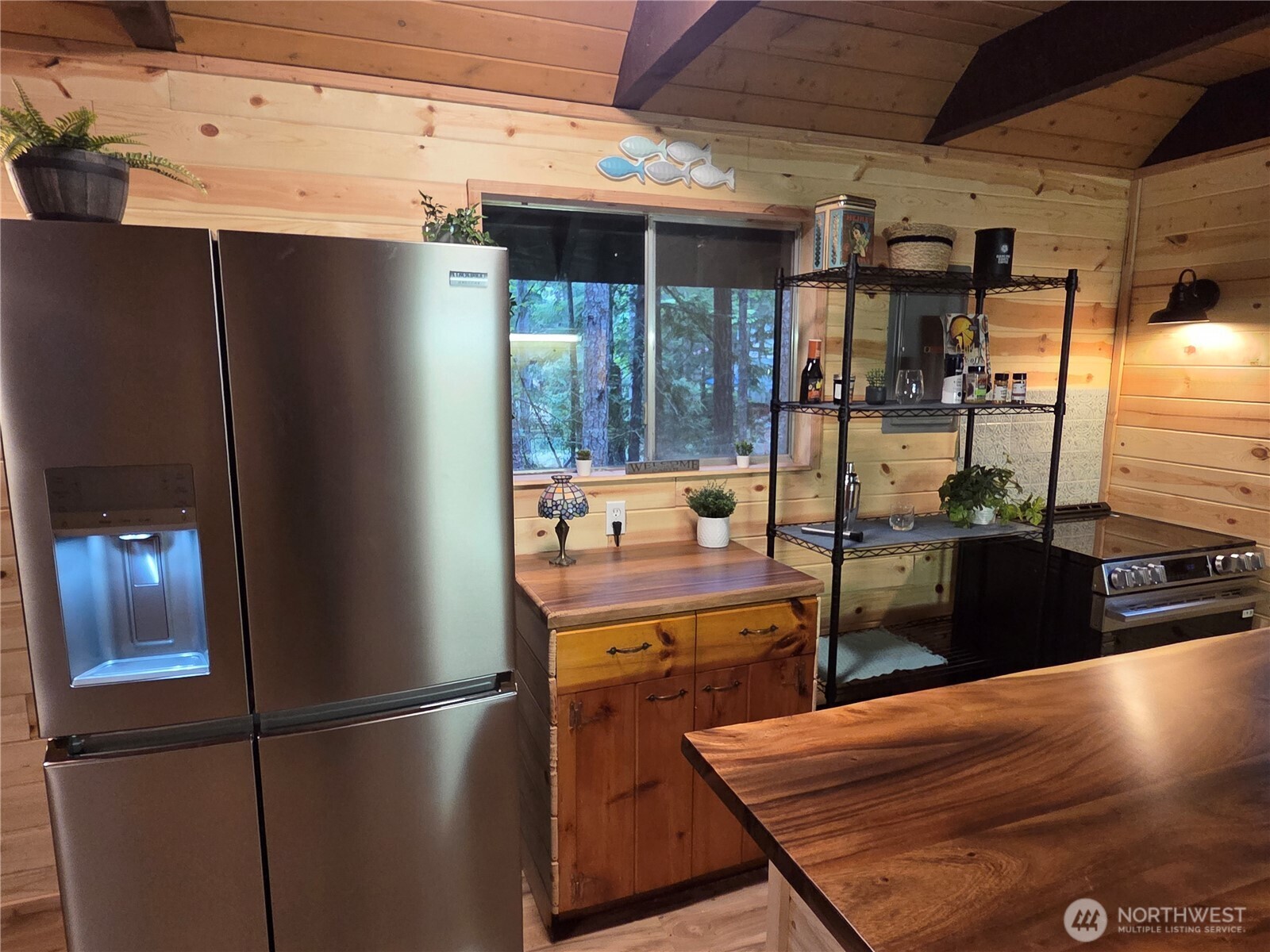 41 N Mt Rose Avenue , Hoodsport, WA 98548