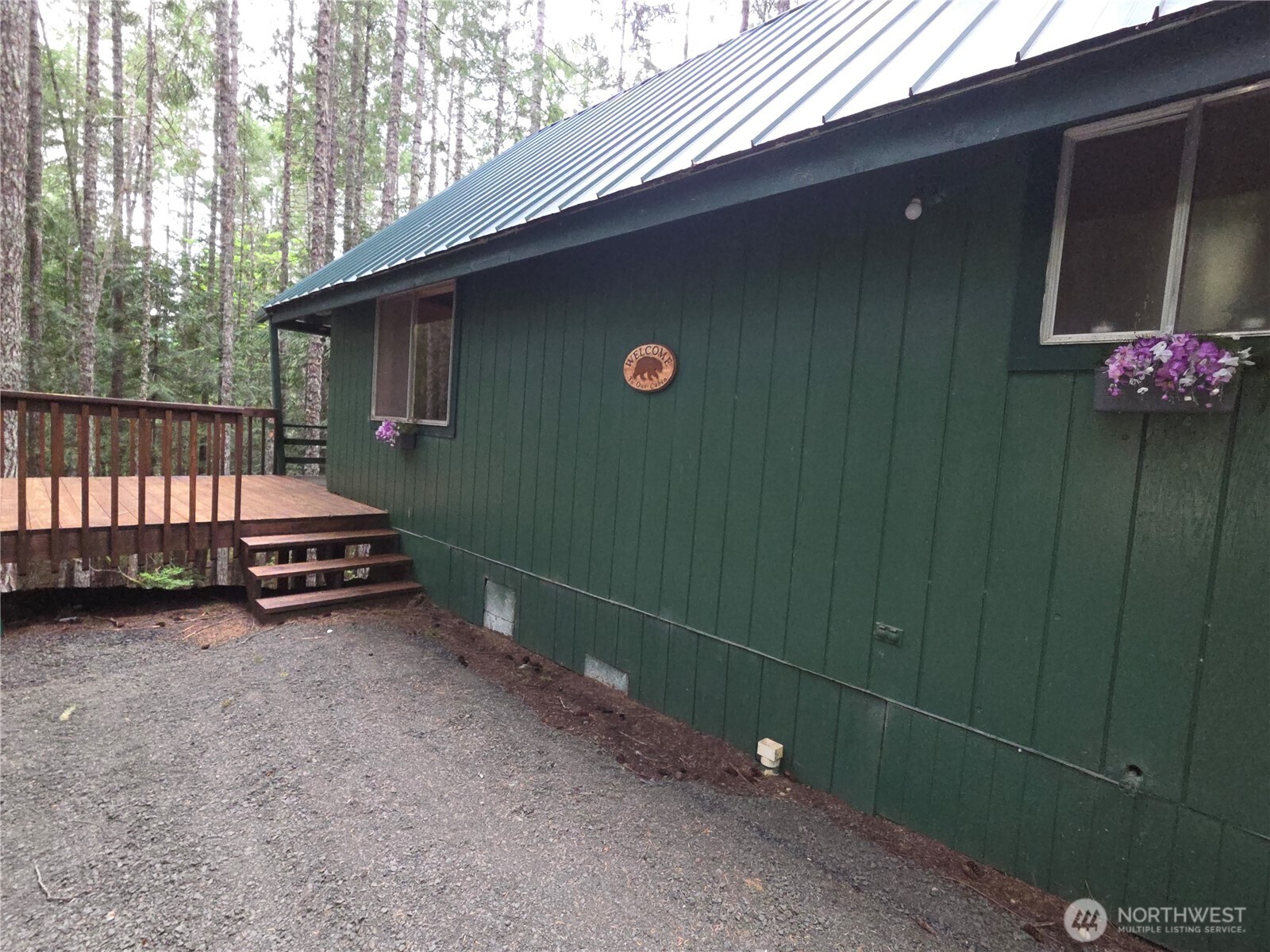 41 N Mt Rose Avenue , Hoodsport, WA 98548