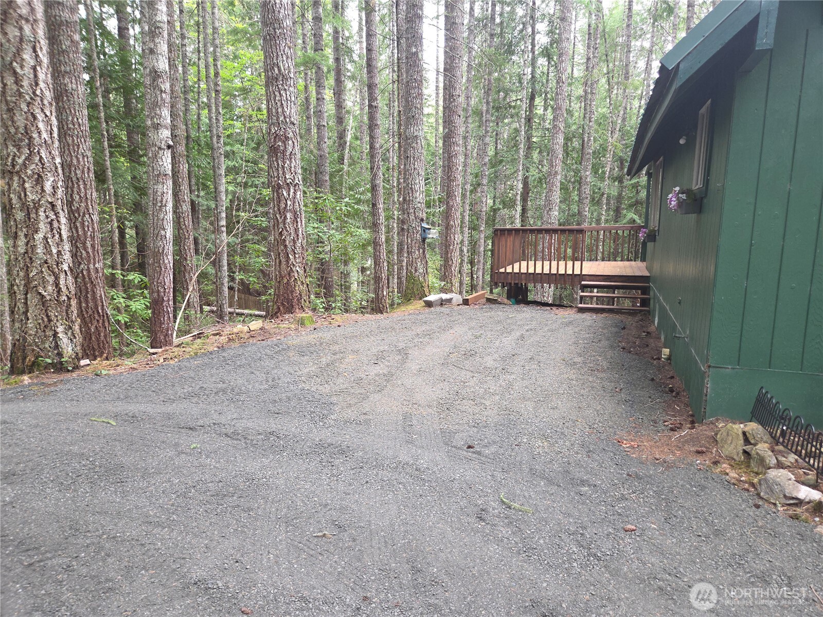 41 N Mt Rose Avenue , Hoodsport, WA 98548