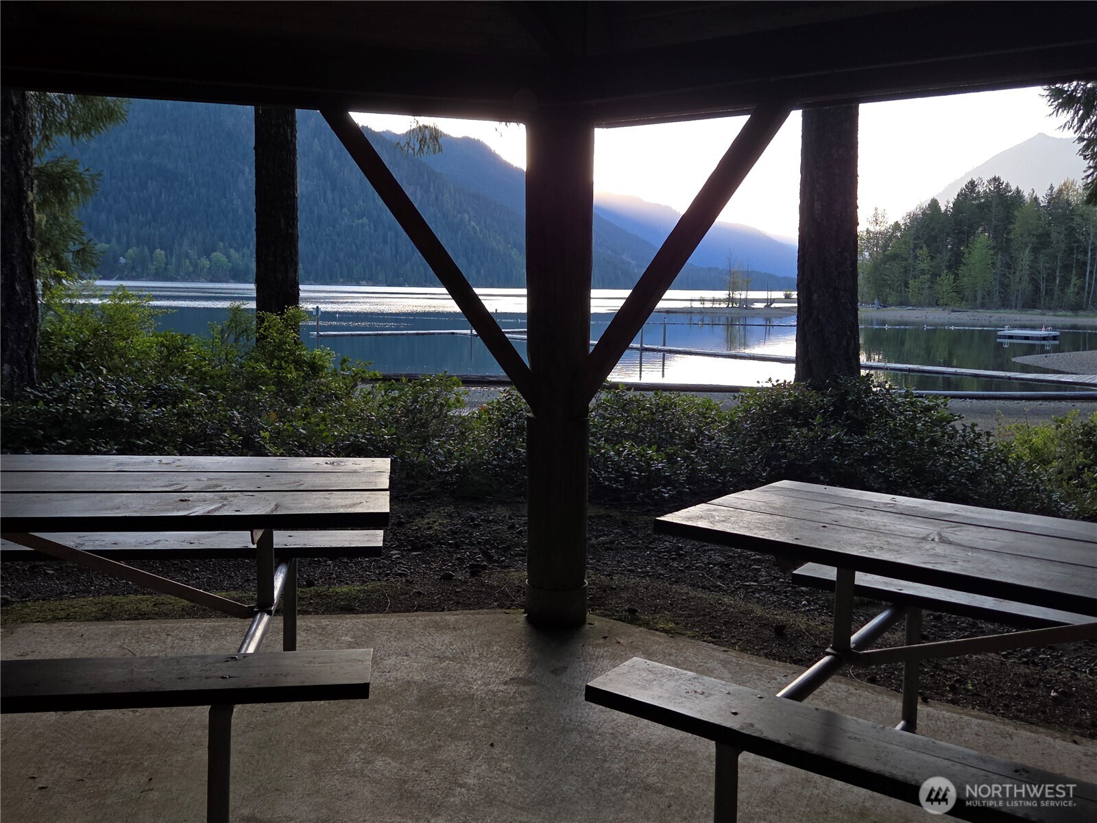 41 N Mt Rose Avenue , Hoodsport, WA 98548
