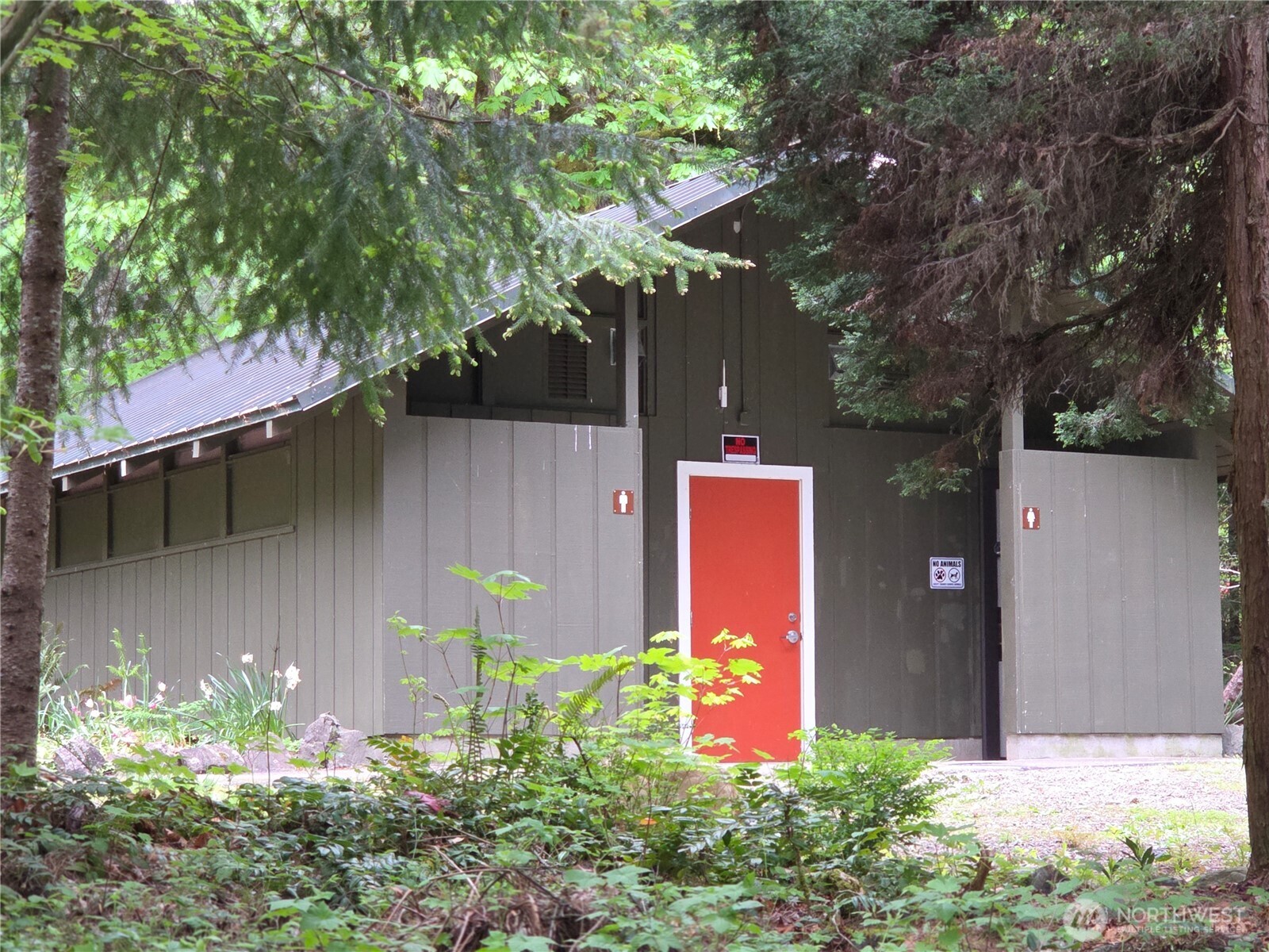 41 N Mt Rose Avenue , Hoodsport, WA 98548