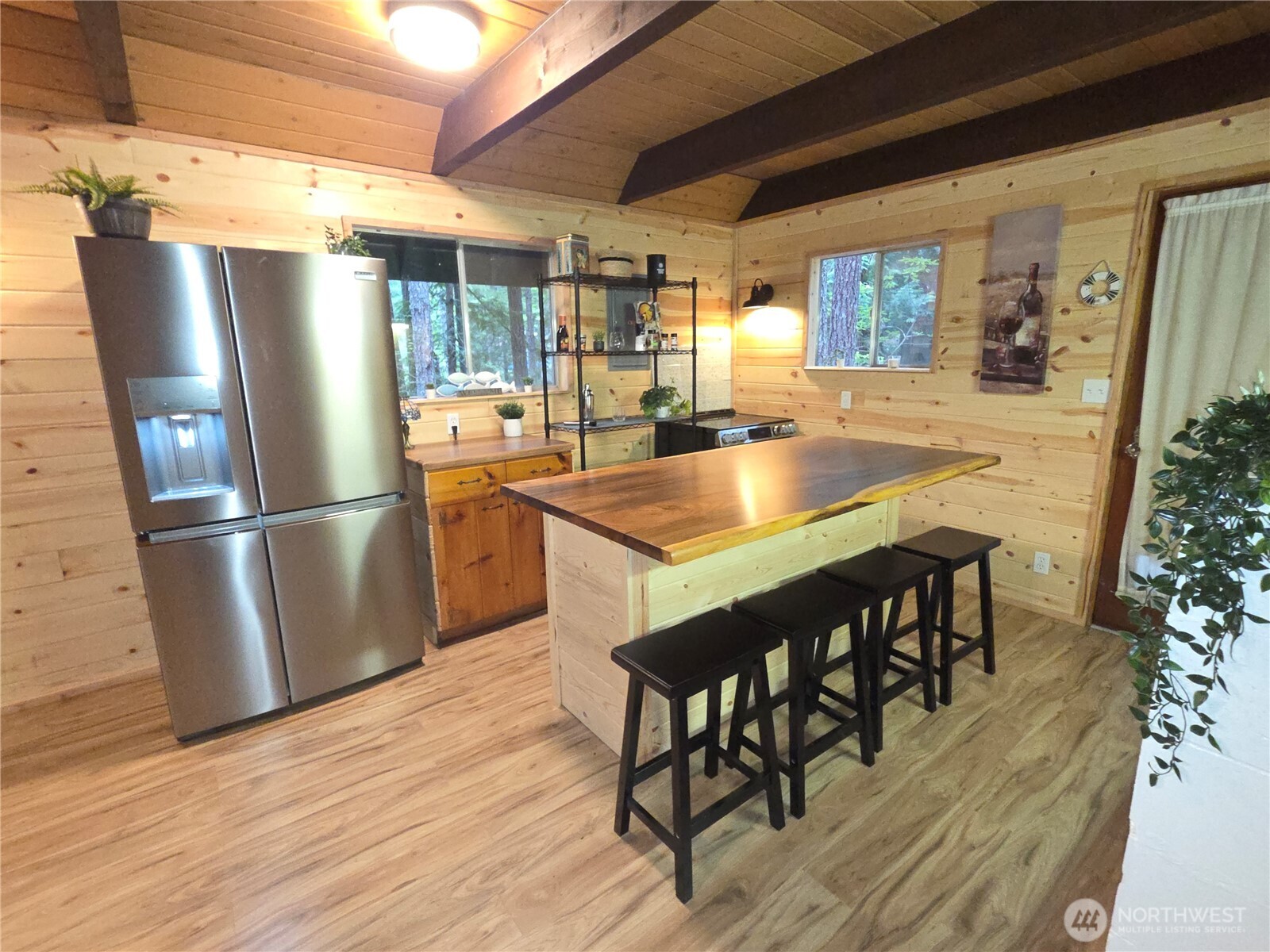 41 N Mt Rose Avenue , Hoodsport, WA 98548