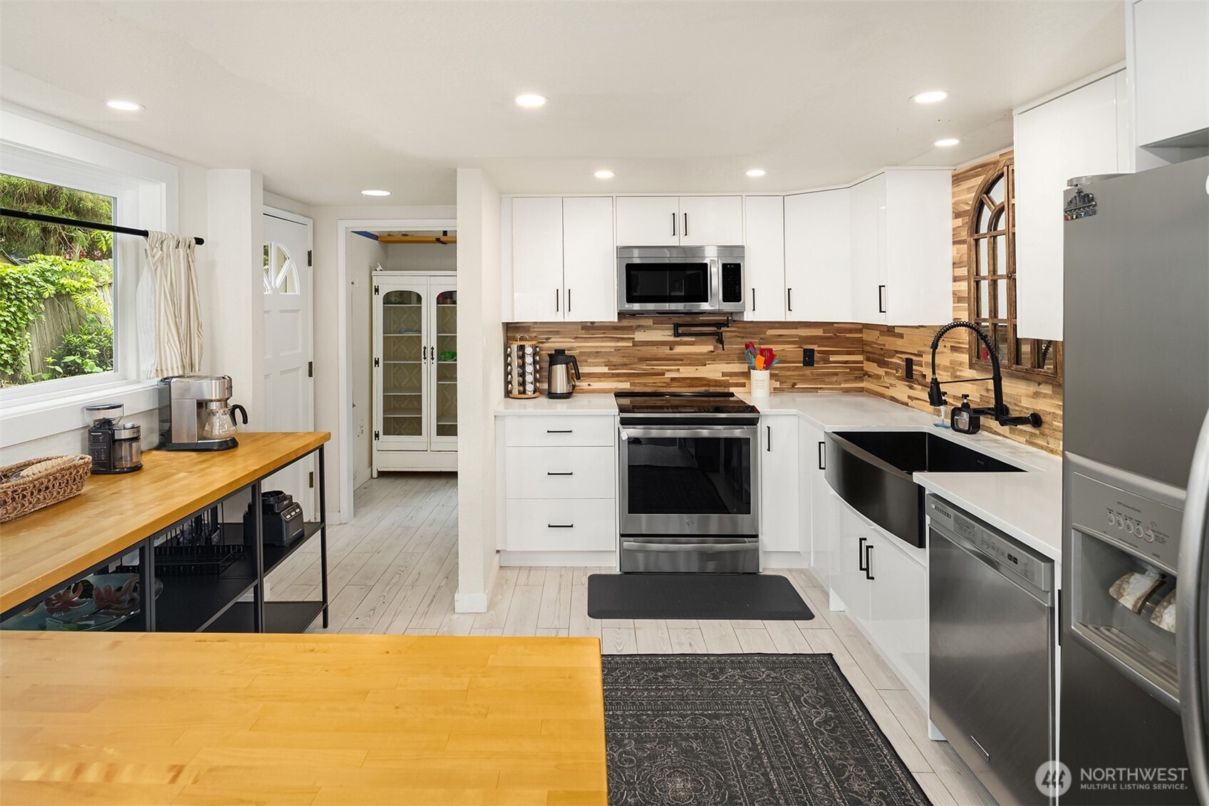 9823 Arrowsmith Avenue S, Seattle, WA 98118