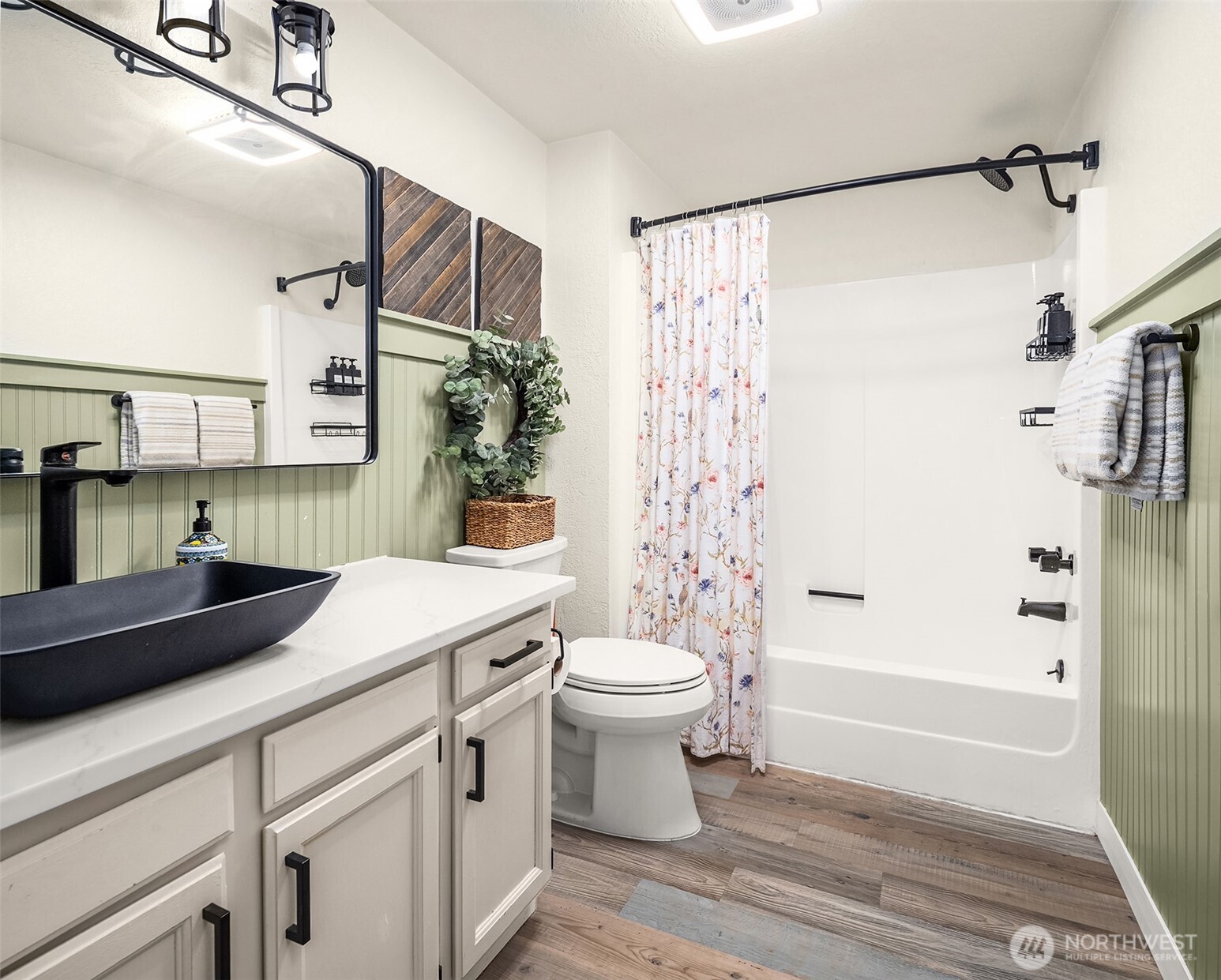 9823 Arrowsmith Avenue S, Seattle, WA 98118