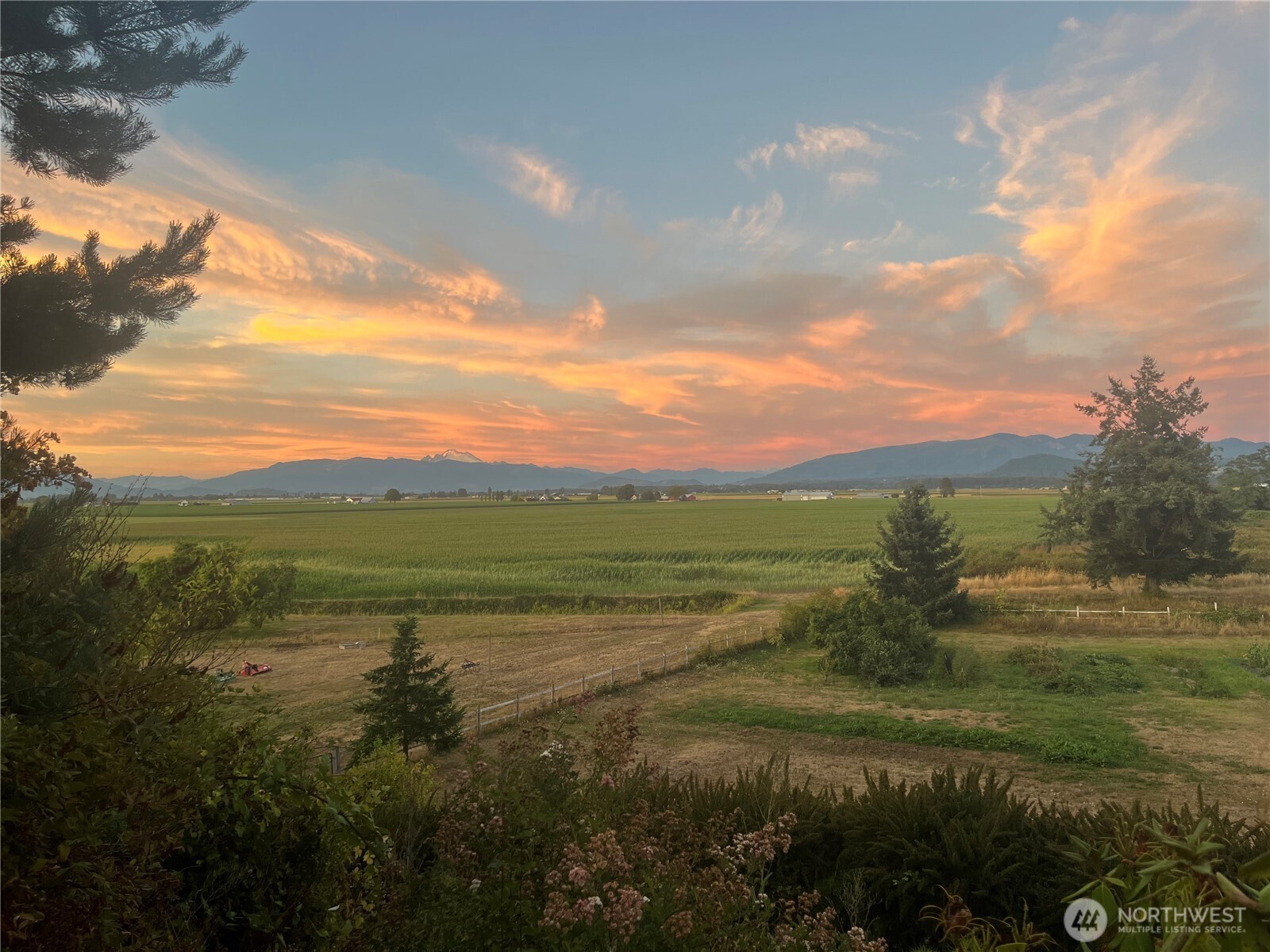 18225 Best Road , Mount Vernon, WA 98273