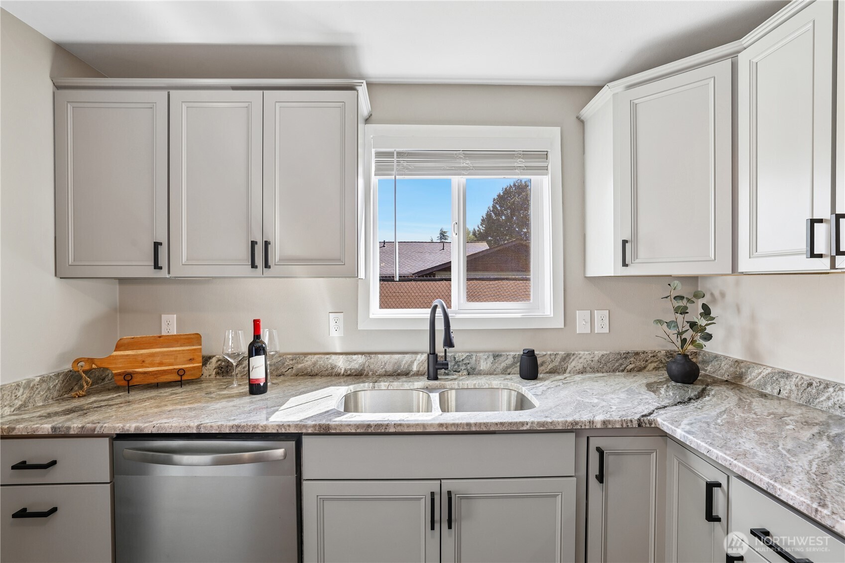 605 E 91st Street , Tacoma, WA 98445