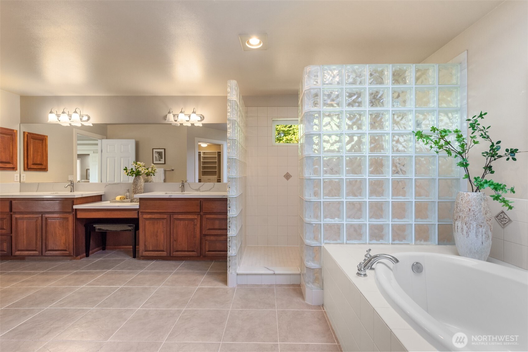 20514 NE 23th Court , Sammamish, WA 98074-7428