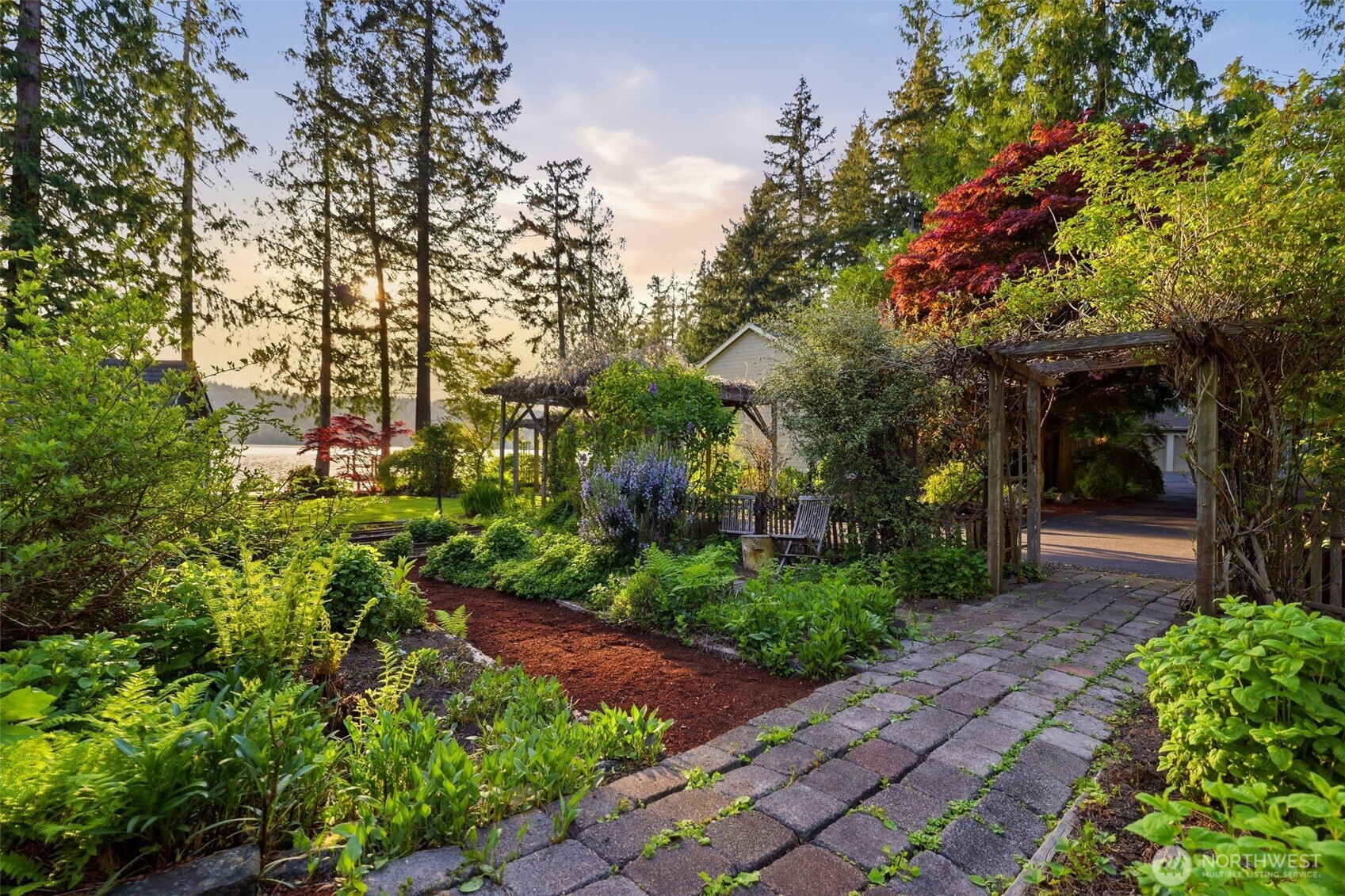 2860 E State Route 302 , Belfair, WA 98528