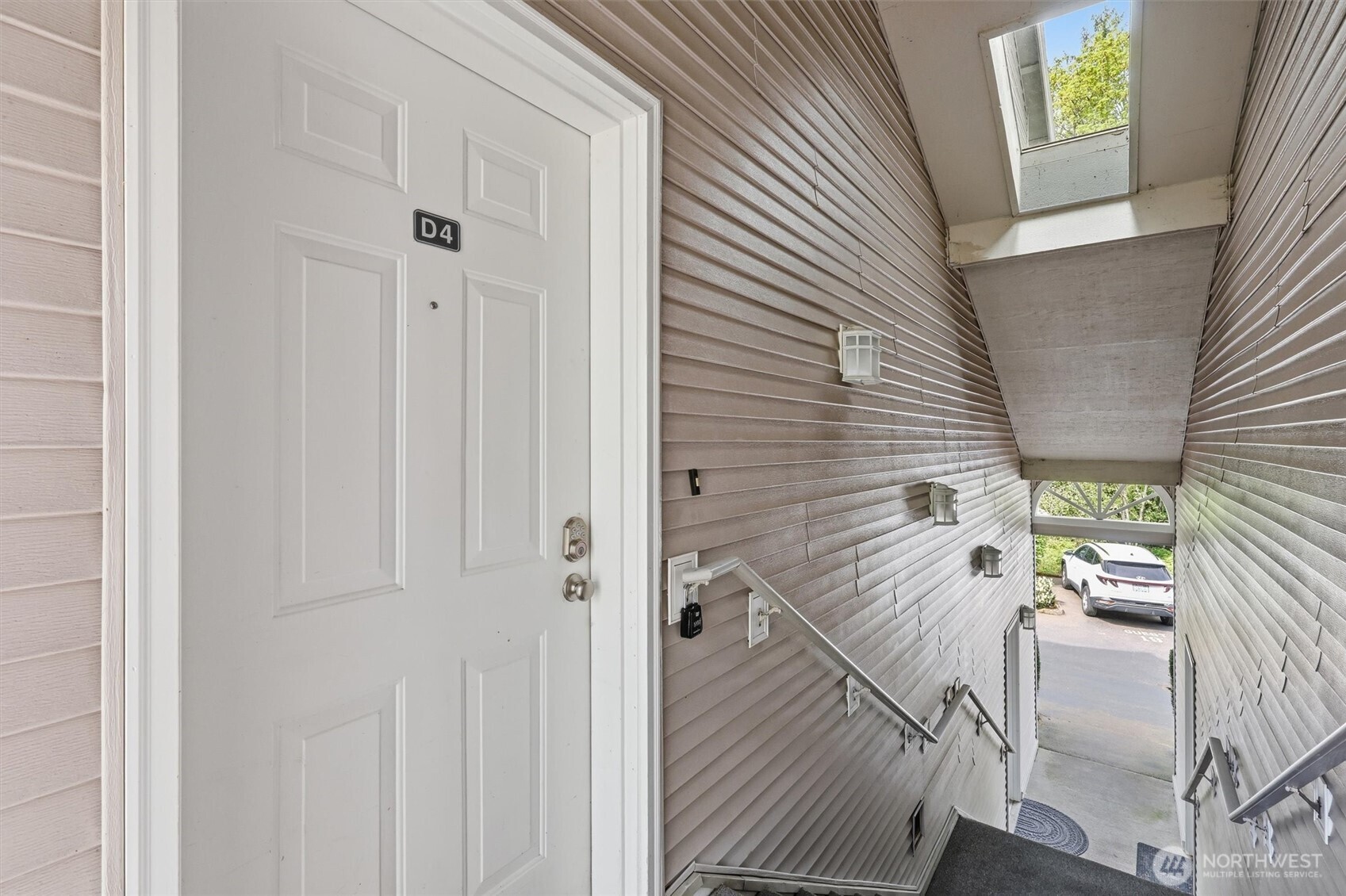 601 12th Avenue NW #D4, Issaquah, WA 98027