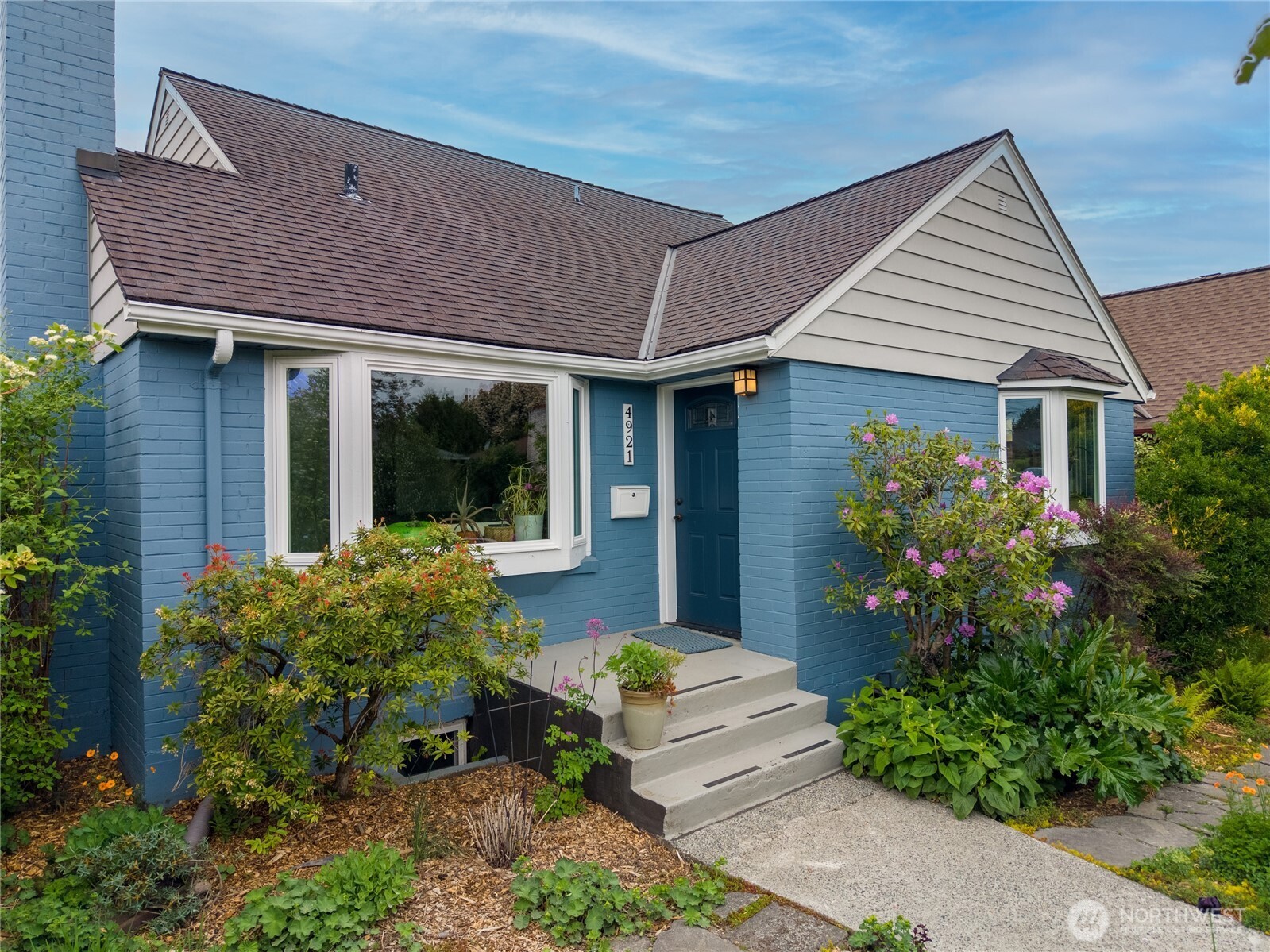 4921 24th Avenue S, Seattle, WA 98108