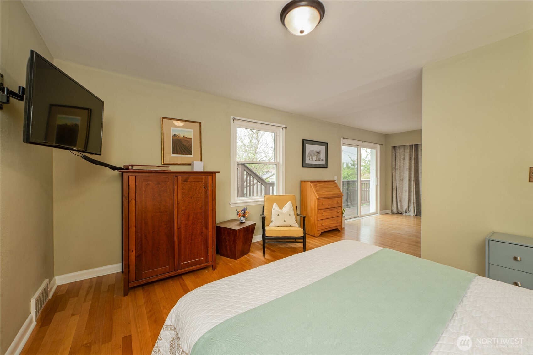 4921 24th Avenue S, Seattle, WA 98108
