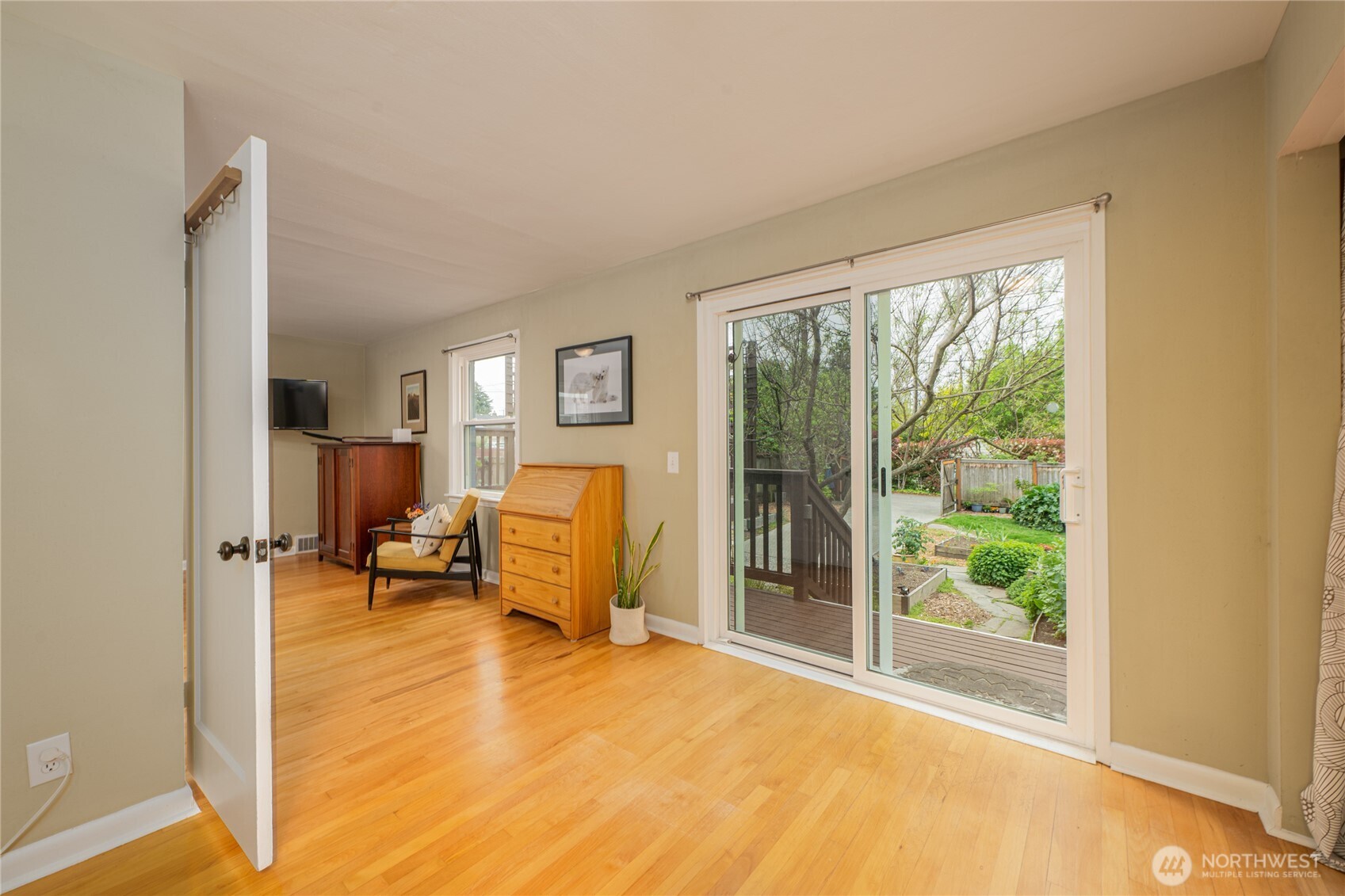 4921 24th Avenue S, Seattle, WA 98108