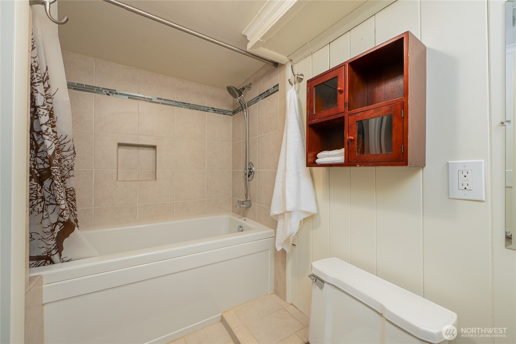 4921 24th Avenue S, Seattle, WA 98108