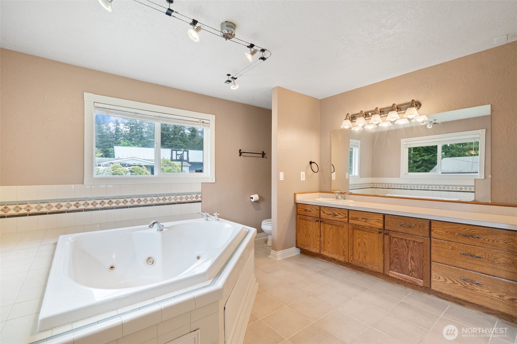 507 Williams Finney Road , Kelso, WA 98626