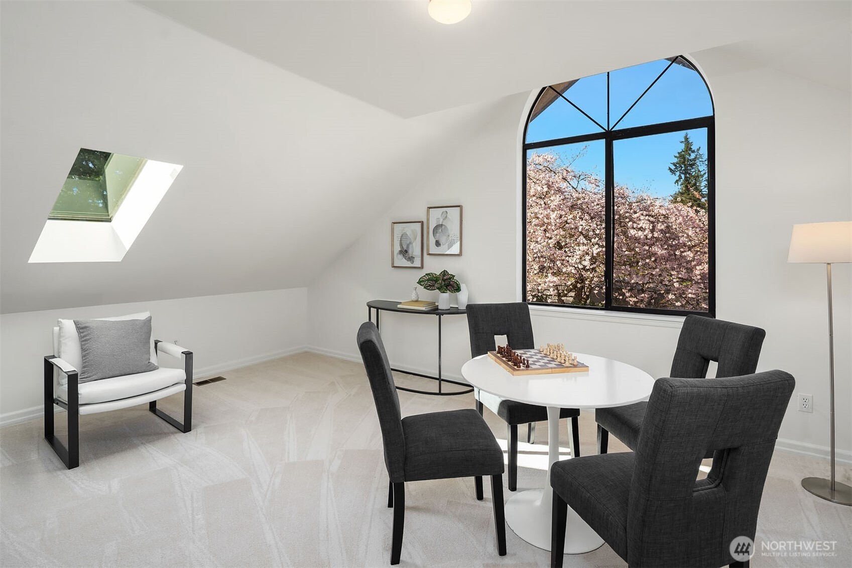 15805 SE 16th Street , Bellevue, WA 98008