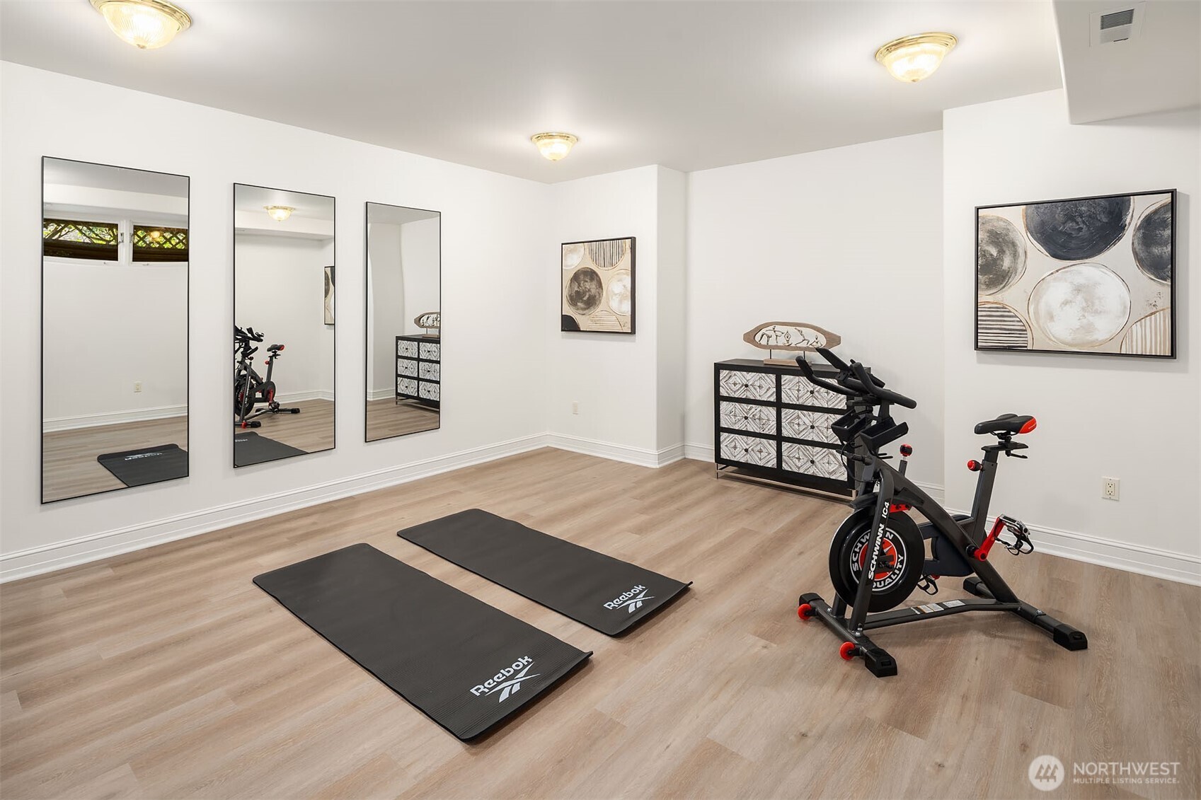15805 SE 16th Street , Bellevue, WA 98008