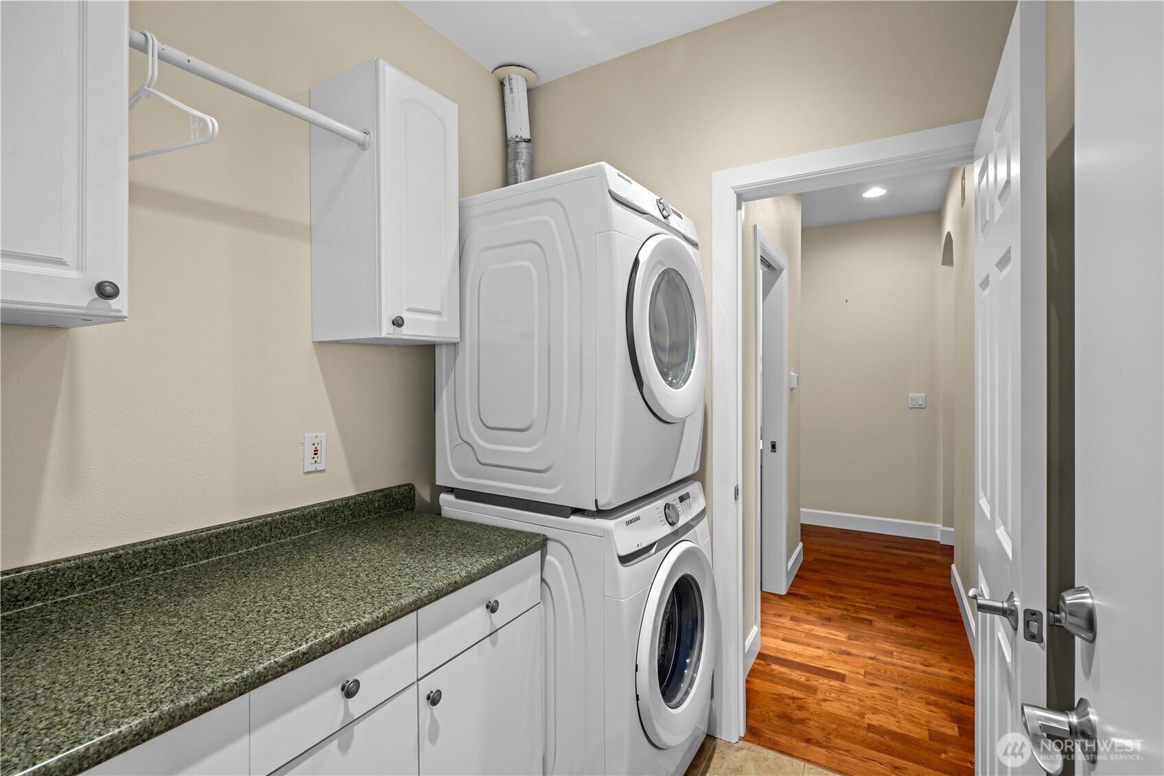 25314 SE 28th Street , Sammamish, WA 98075