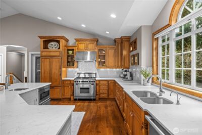 25314 SE 28th Street , Sammamish, WA 98075 - Photo 8