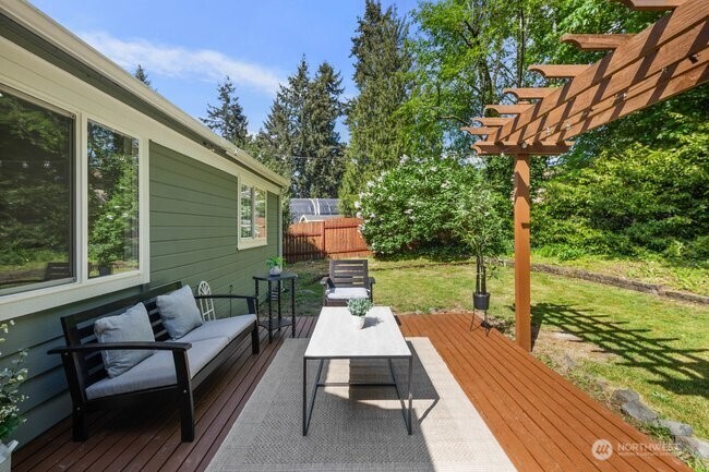 15717 97th Avenue Ct E, Puyallup, WA 98375-6703
