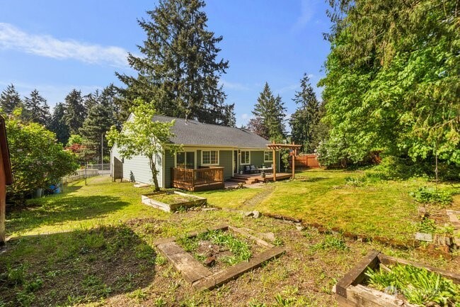 15717 97th Avenue Ct E, Puyallup, WA 98375-6703