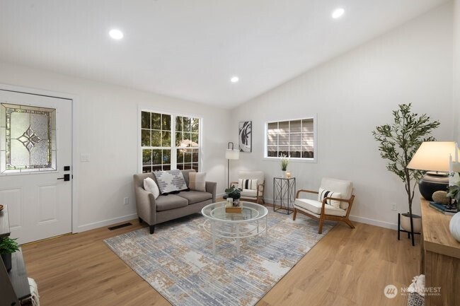 15717 97th Avenue Ct E, Puyallup, WA 98375-6703