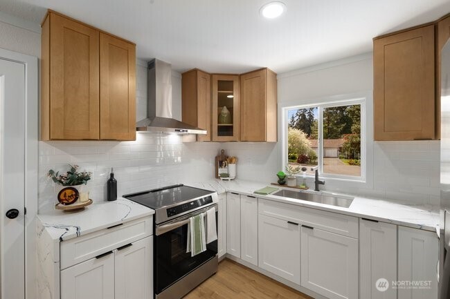 15717 97th Avenue Ct E, Puyallup, WA 98375-6703