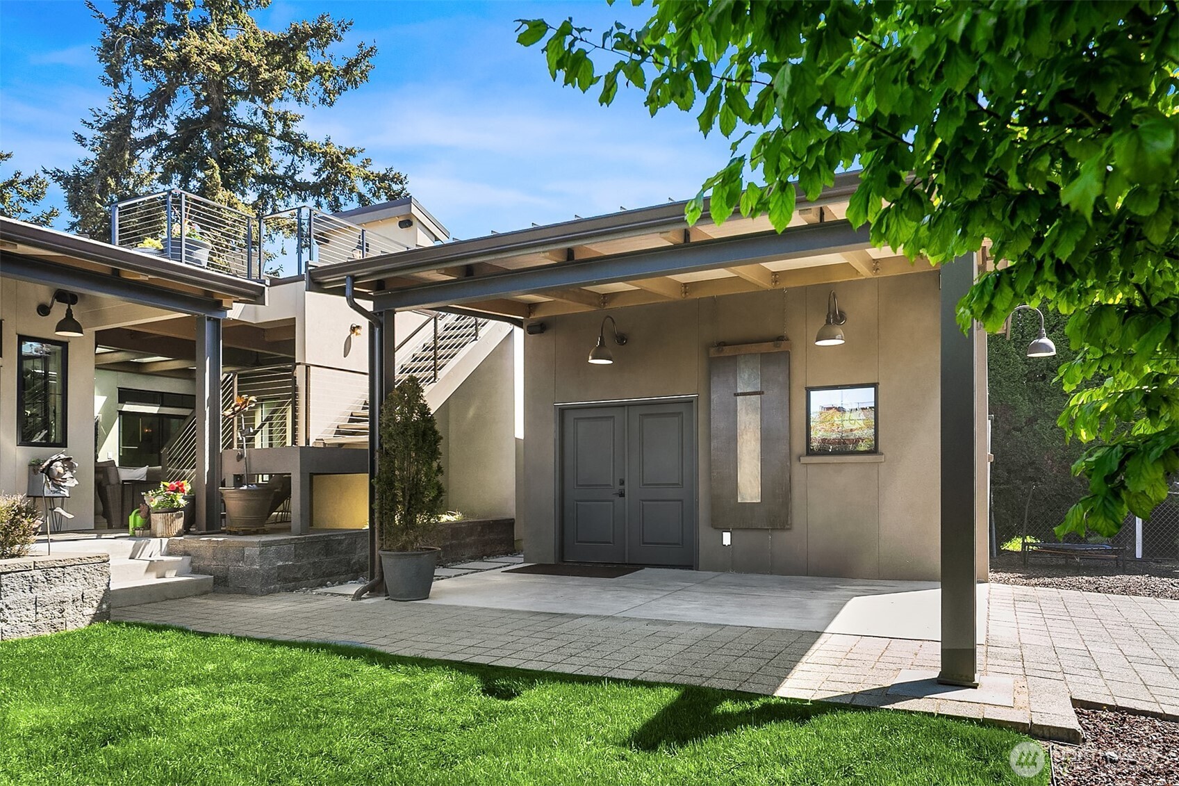 525 16th Avenue W, Kirkland, WA 98033