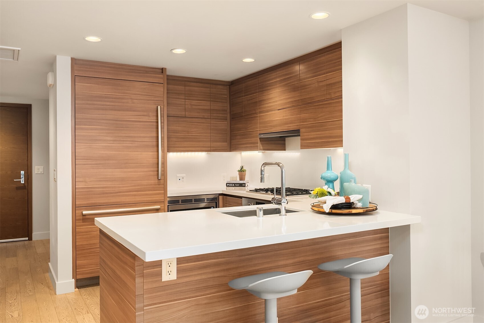 583 Battery Street #2208N, Seattle, WA 98121