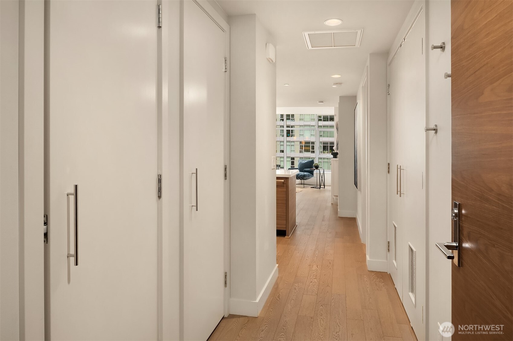 583 Battery Street #2208N, Seattle, WA 98121