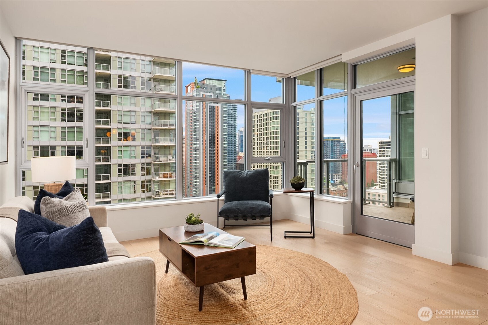 583 Battery Street #2208N, Seattle, WA 98121