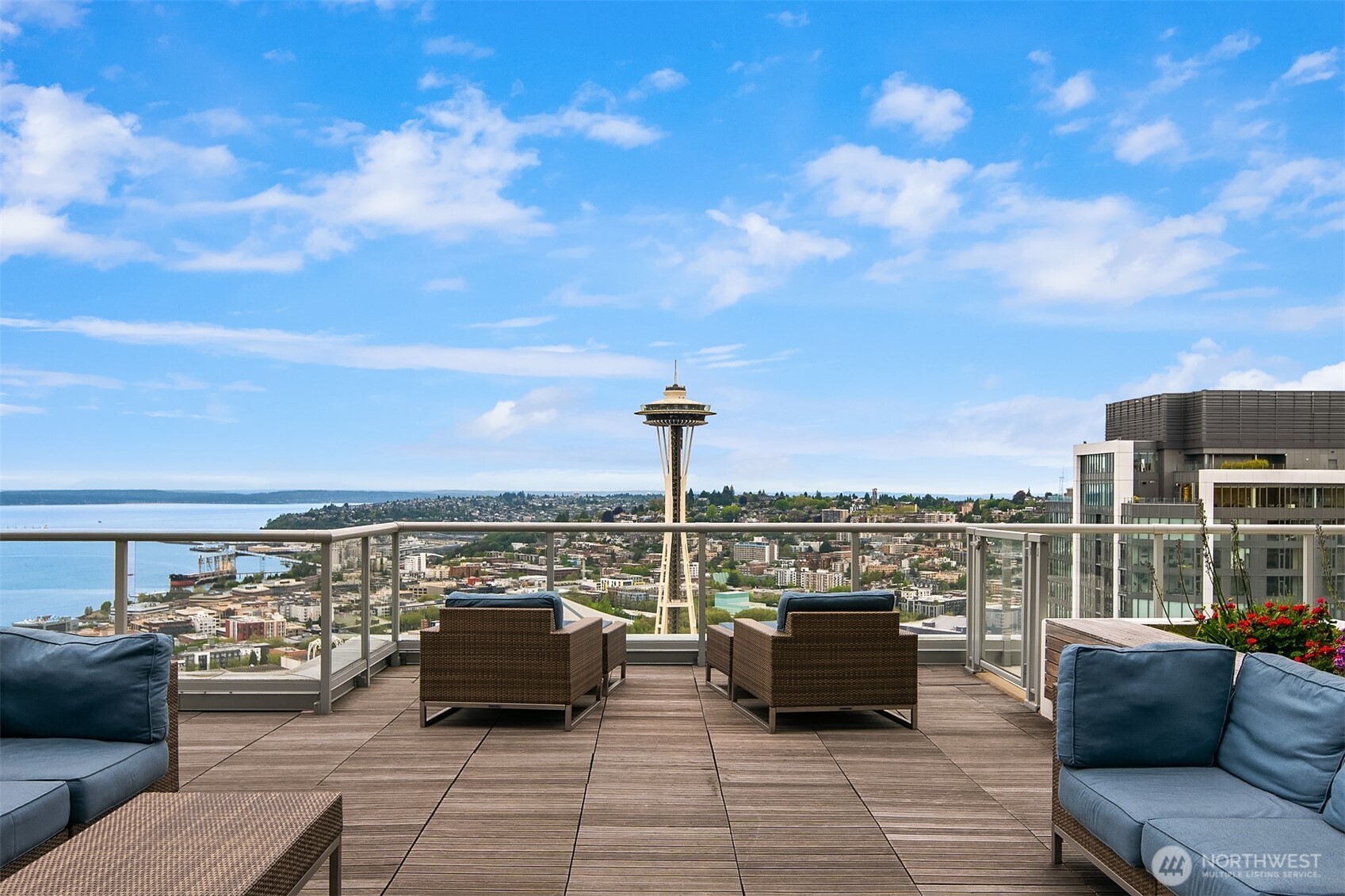 583 Battery Street #2208N, Seattle, WA 98121
