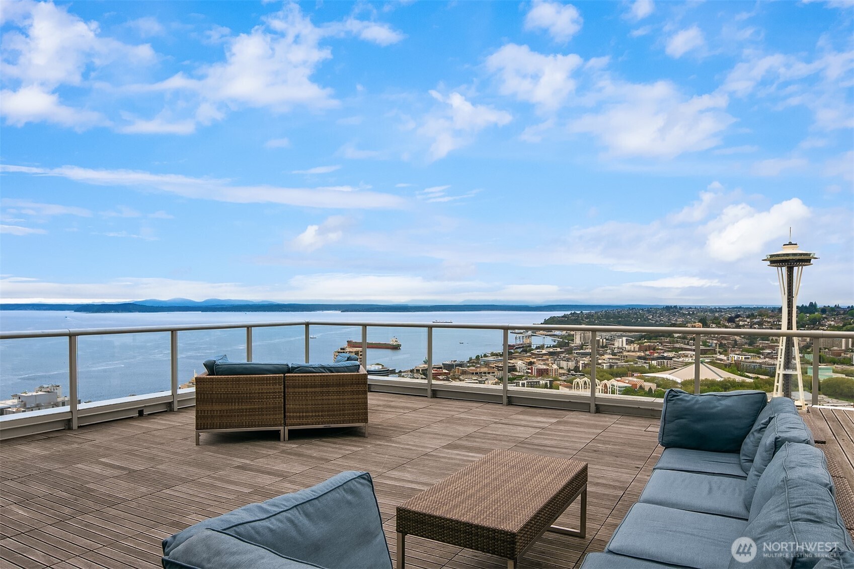 583 Battery Street #2208N, Seattle, WA 98121