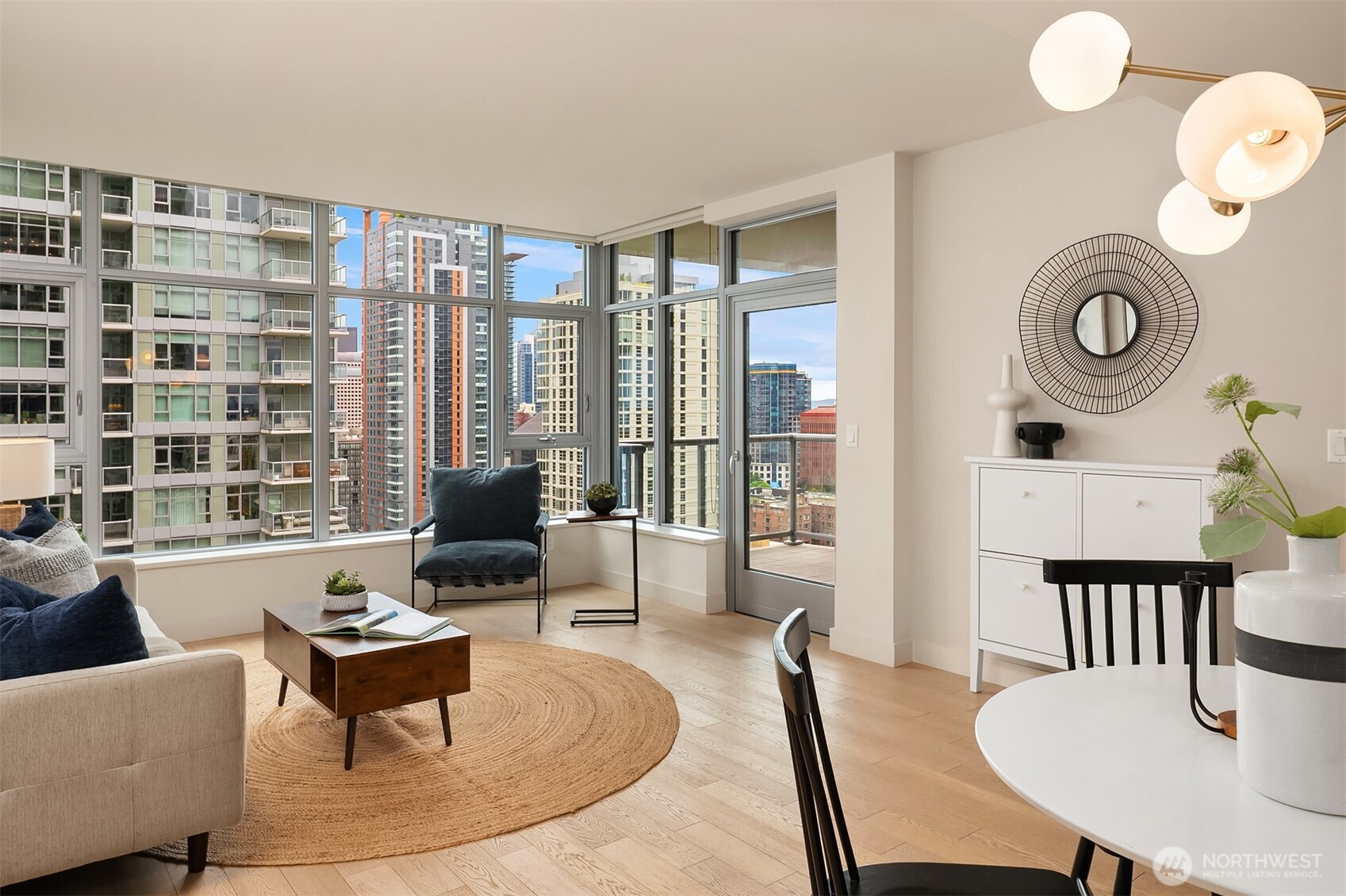 583 Battery Street #2208N, Seattle, WA 98121