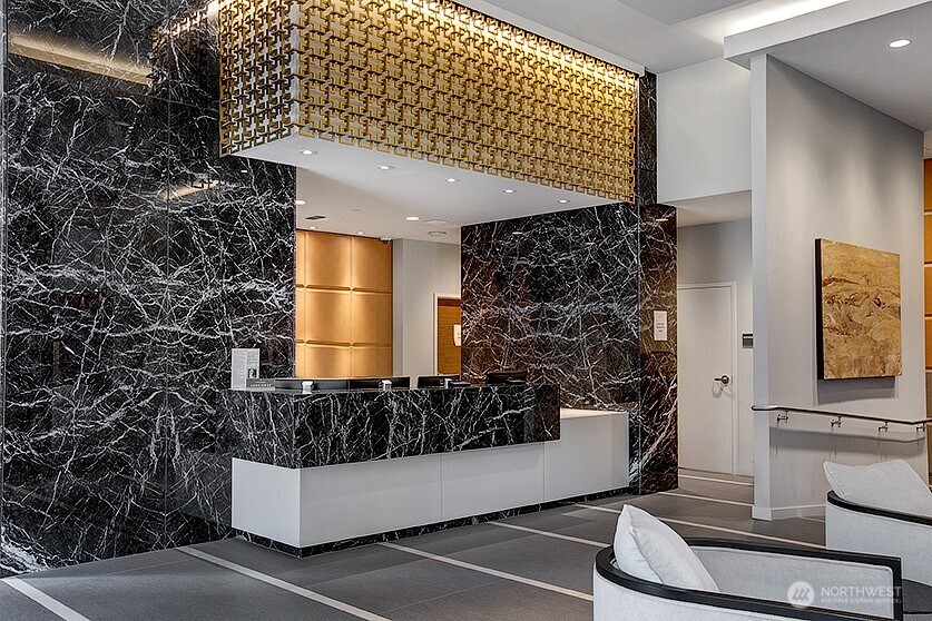 583 Battery Street #2208N, Seattle, WA 98121