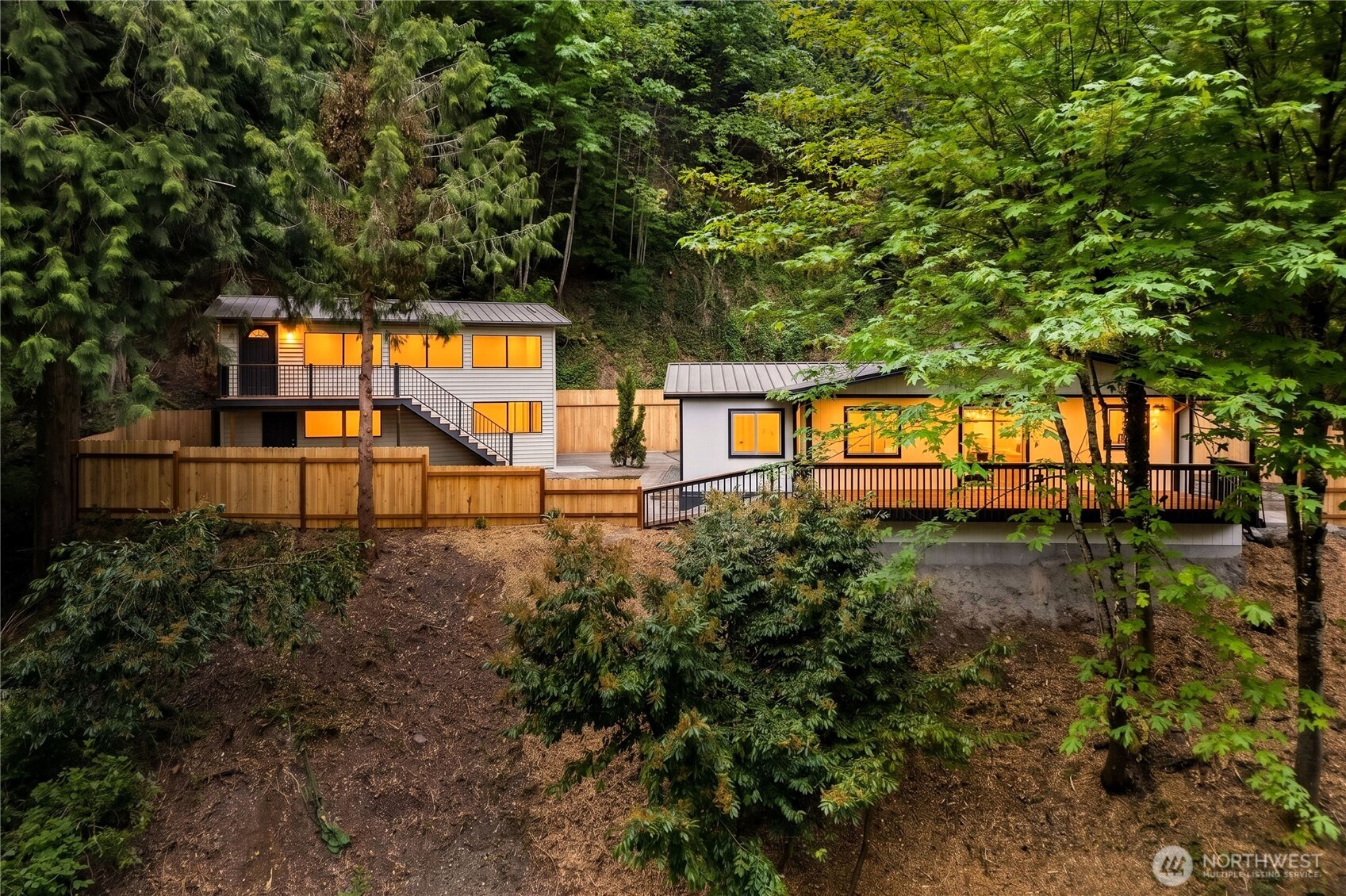 22518 Dorre Don Way , Maple Valley, WA 98038