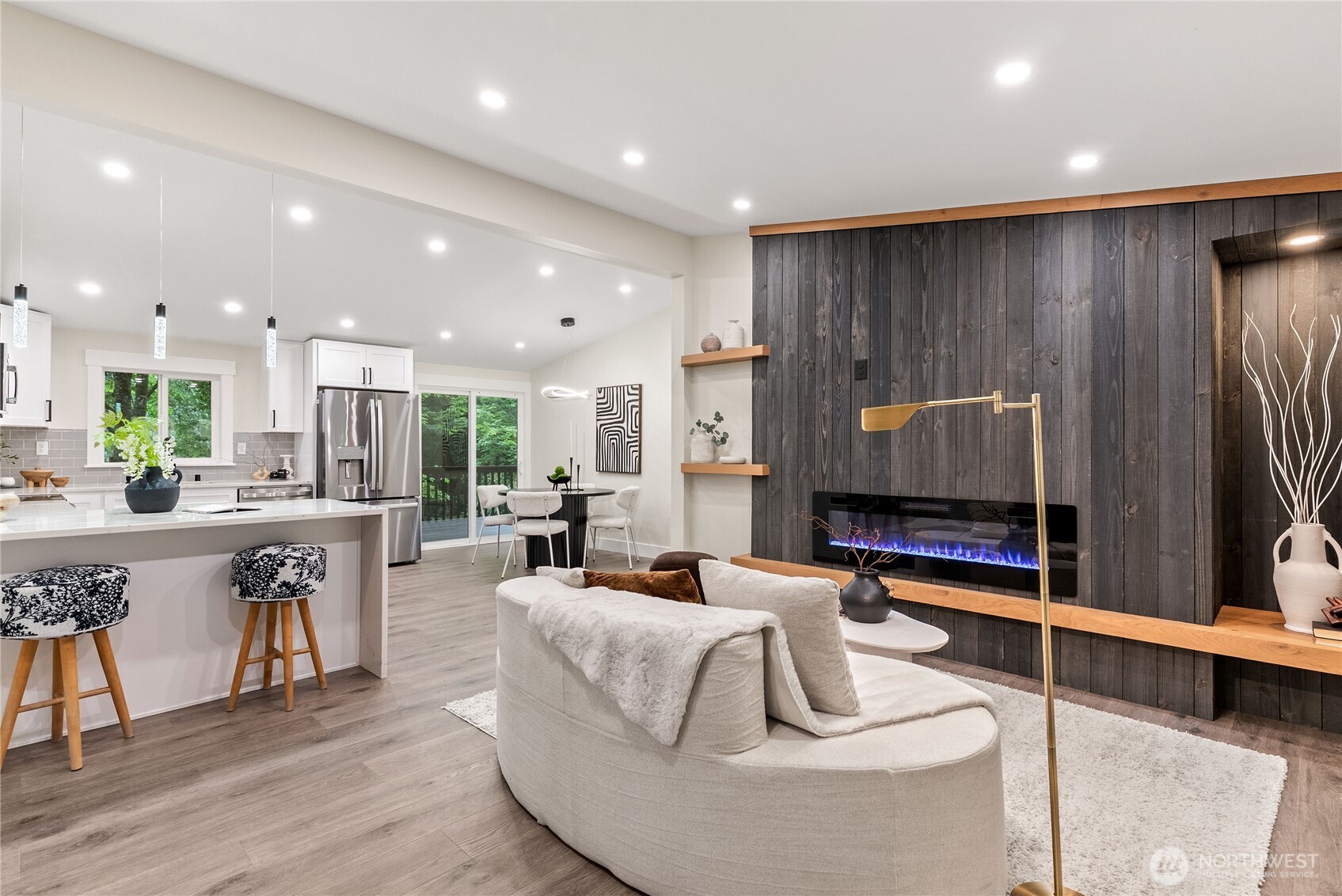 22518 Dorre Don Way , Maple Valley, WA 98038