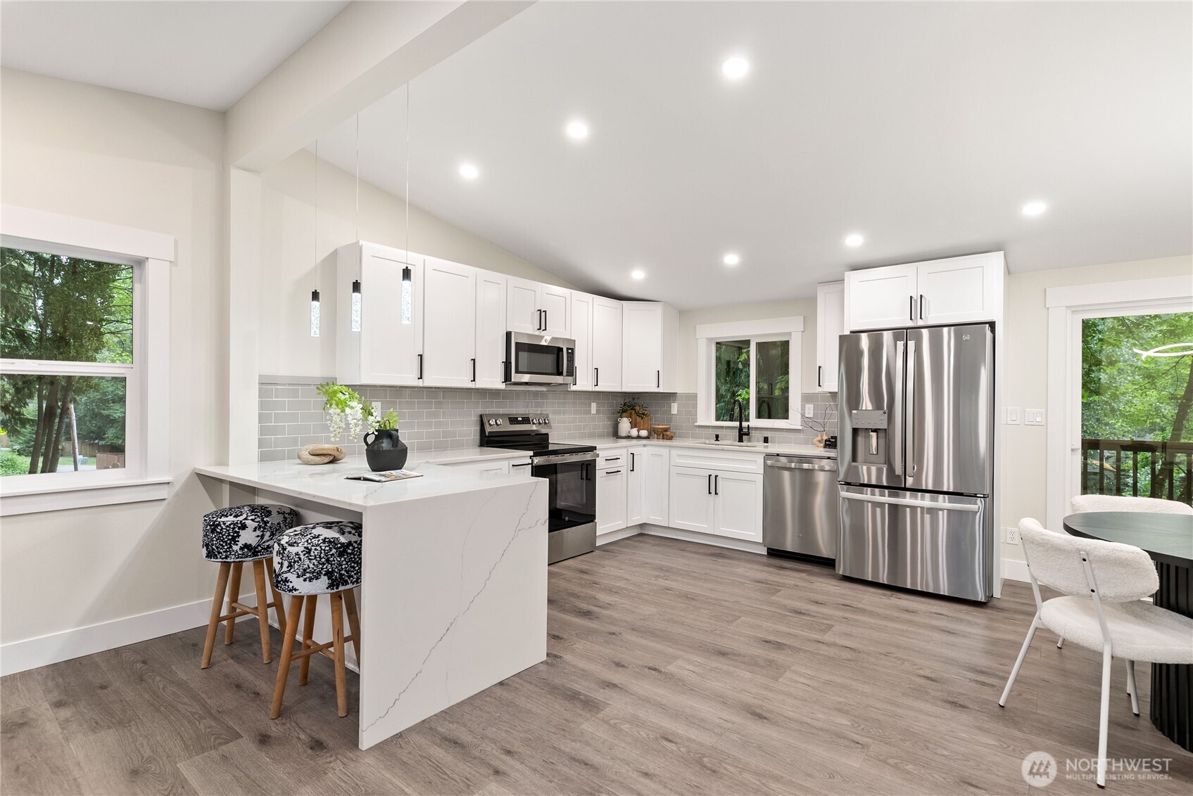 22518 Dorre Don Way , Maple Valley, WA 98038