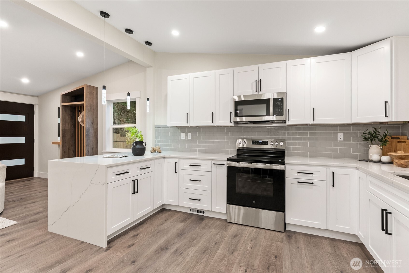 22518 Dorre Don Way , Maple Valley, WA 98038