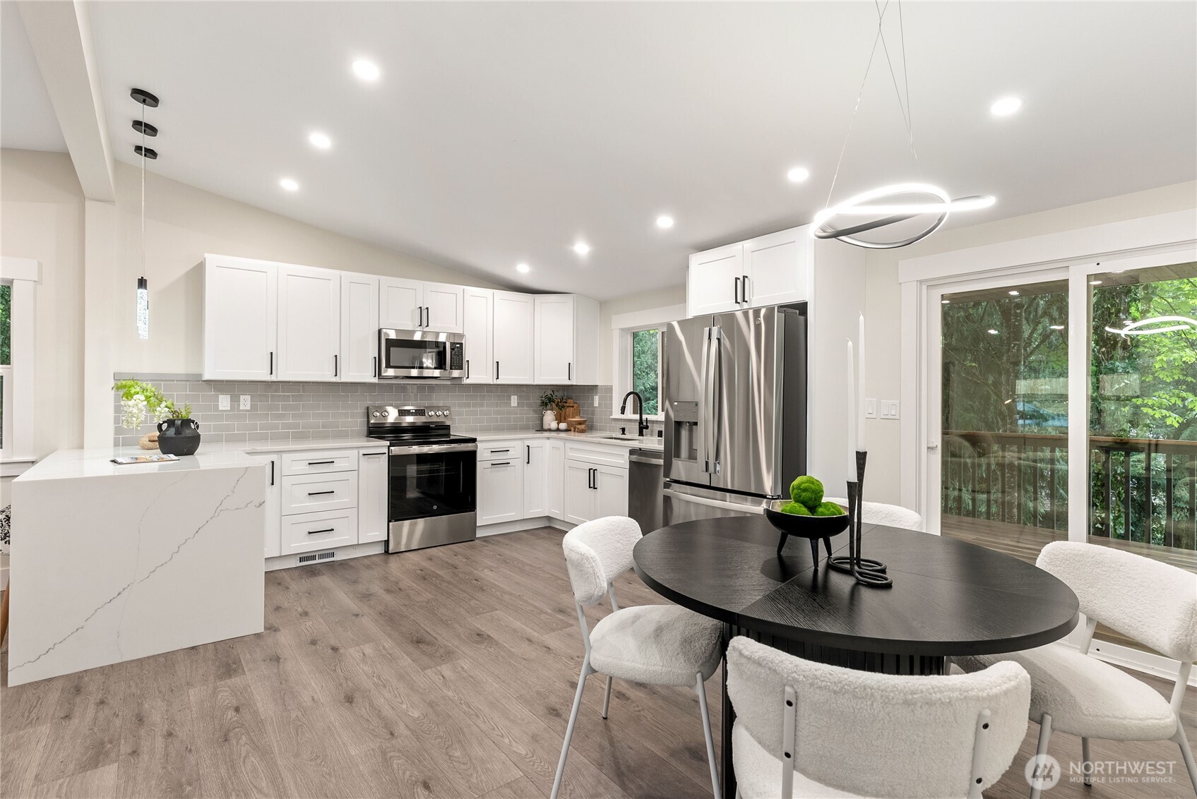22518 Dorre Don Way , Maple Valley, WA 98038