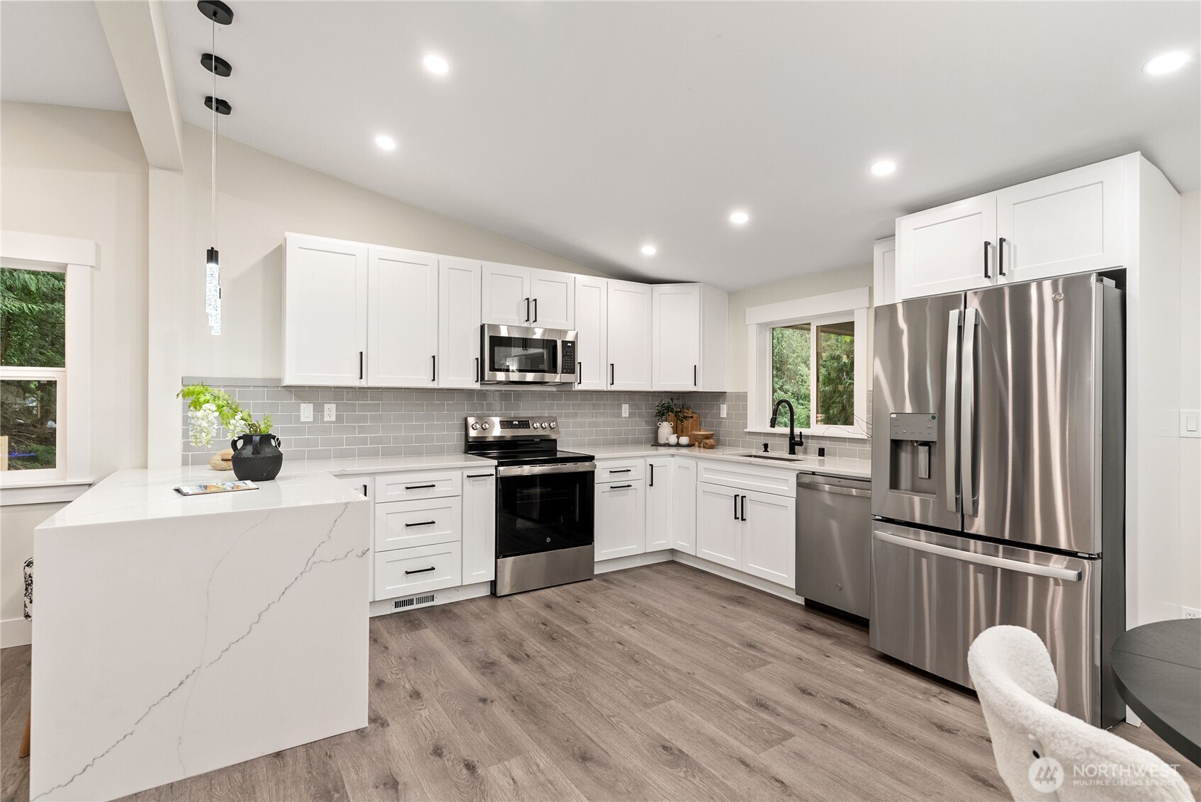 22518 Dorre Don Way , Maple Valley, WA 98038