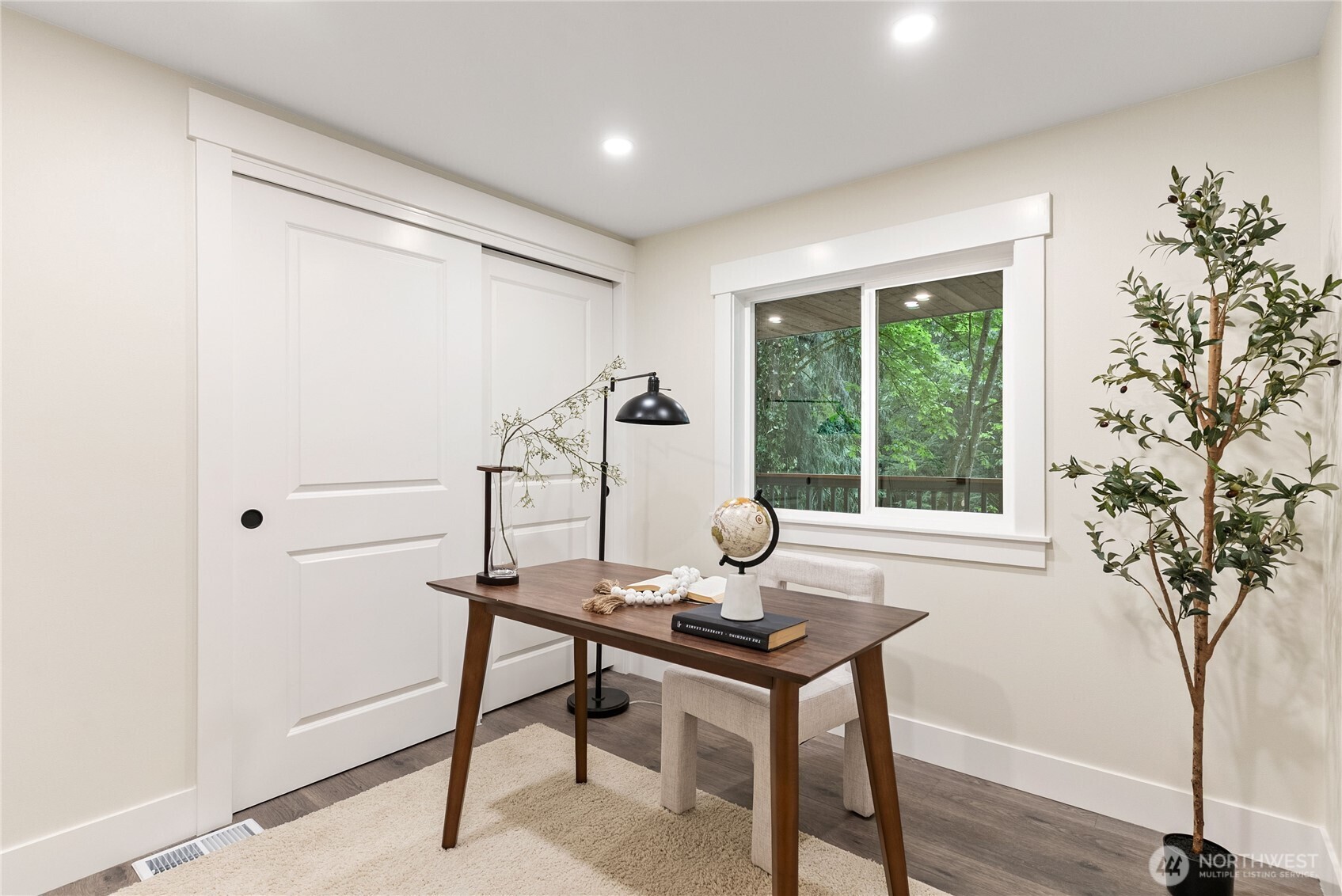 22518 Dorre Don Way , Maple Valley, WA 98038