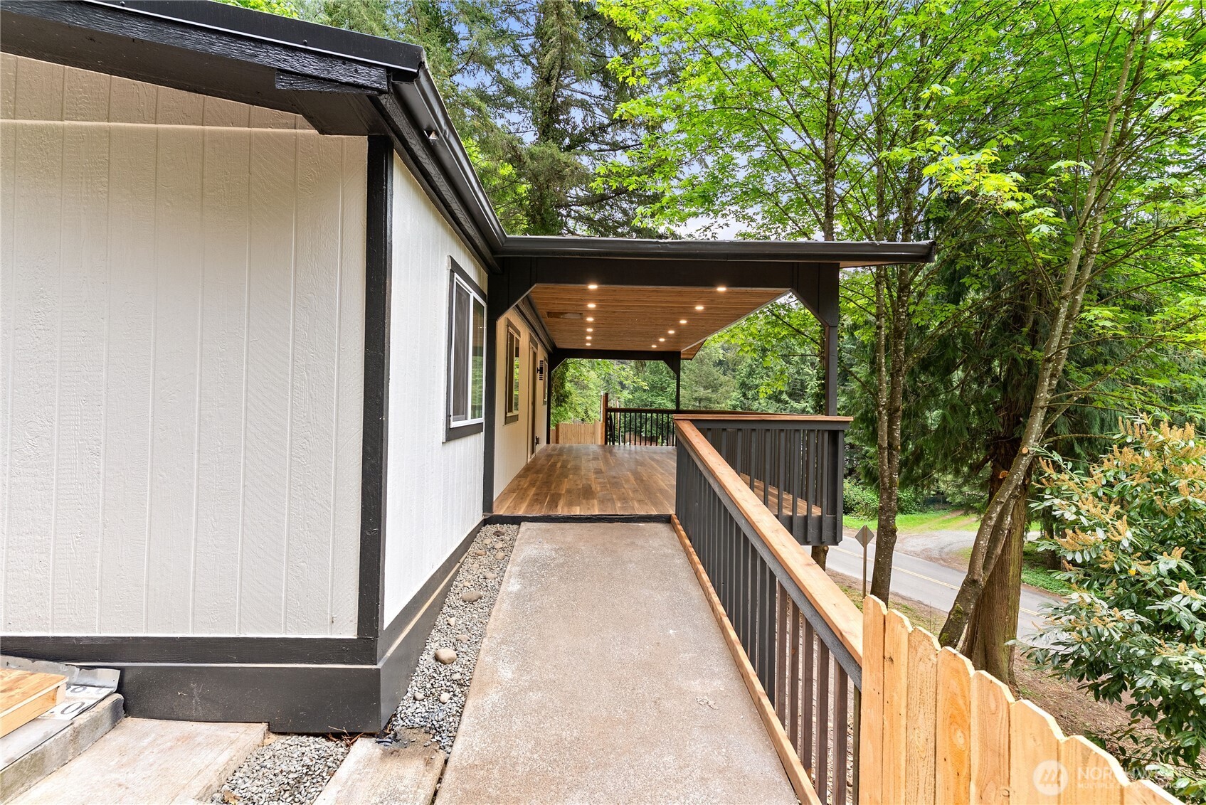 22518 Dorre Don Way , Maple Valley, WA 98038