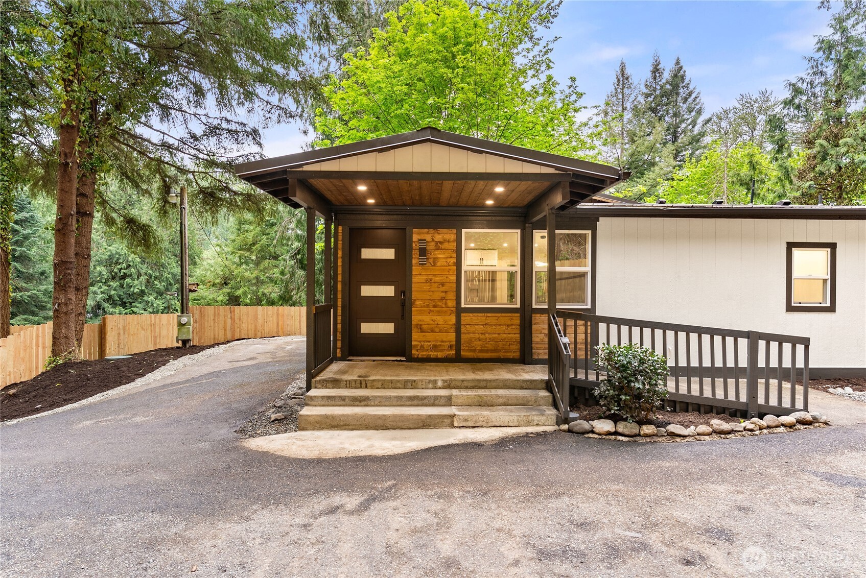 22518 Dorre Don Way , Maple Valley, WA 98038