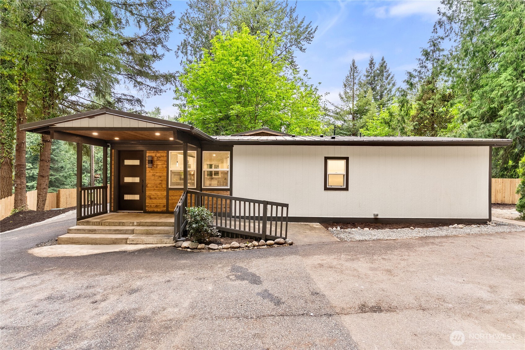 22518 Dorre Don Way , Maple Valley, WA 98038