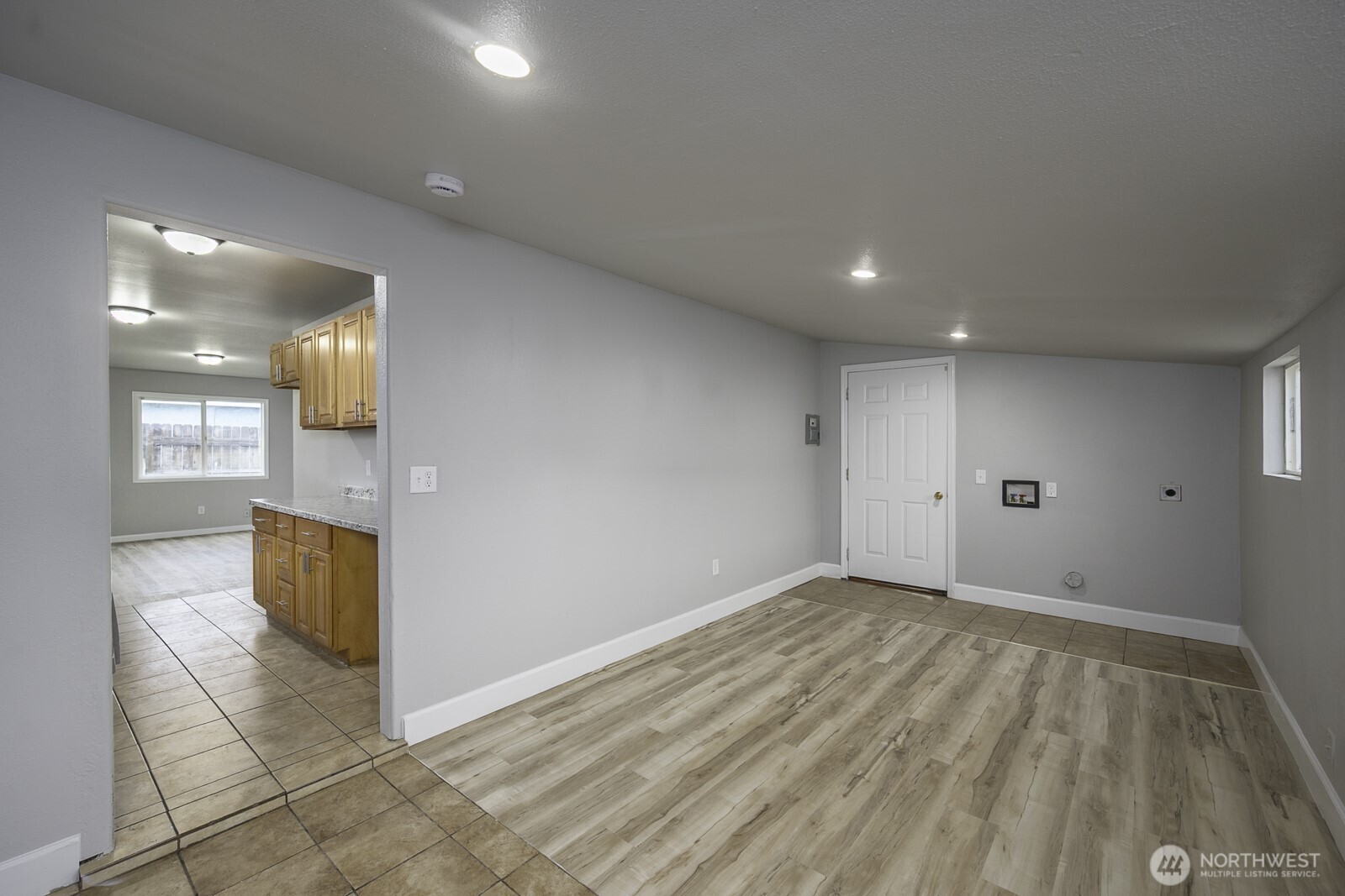 4253 NE Lincoln Drive , Moses Lake, WA 98837