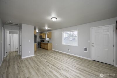 4253 NE Lincoln Drive , Moses Lake, WA 98837 - Photo 5
