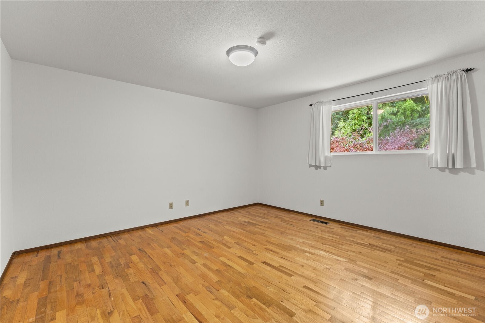 1007 174th Avenue NE, Bellevue, WA 98008