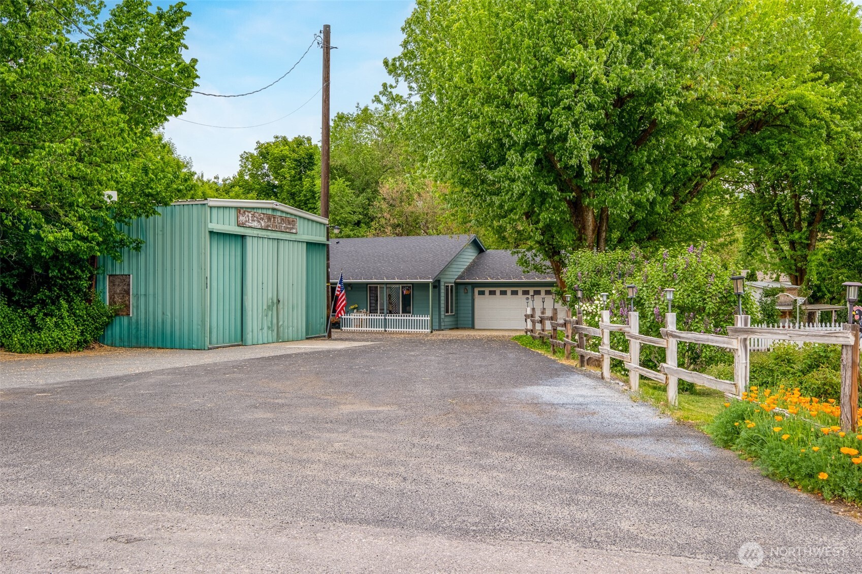 5197 Regan Road , Cashmere, WA 98815-1239